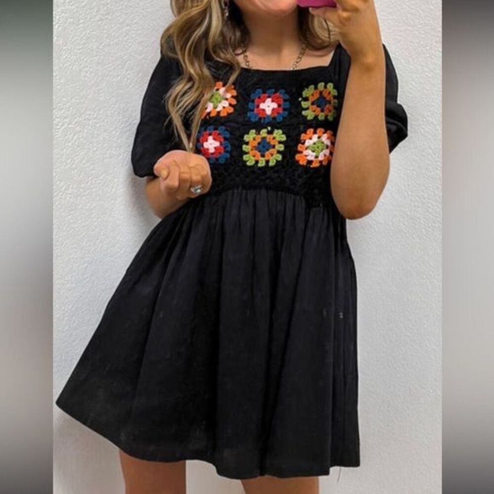 BaeVely Black Bohemian Long Sleeve Embellished Sleeves Dress Size Medium